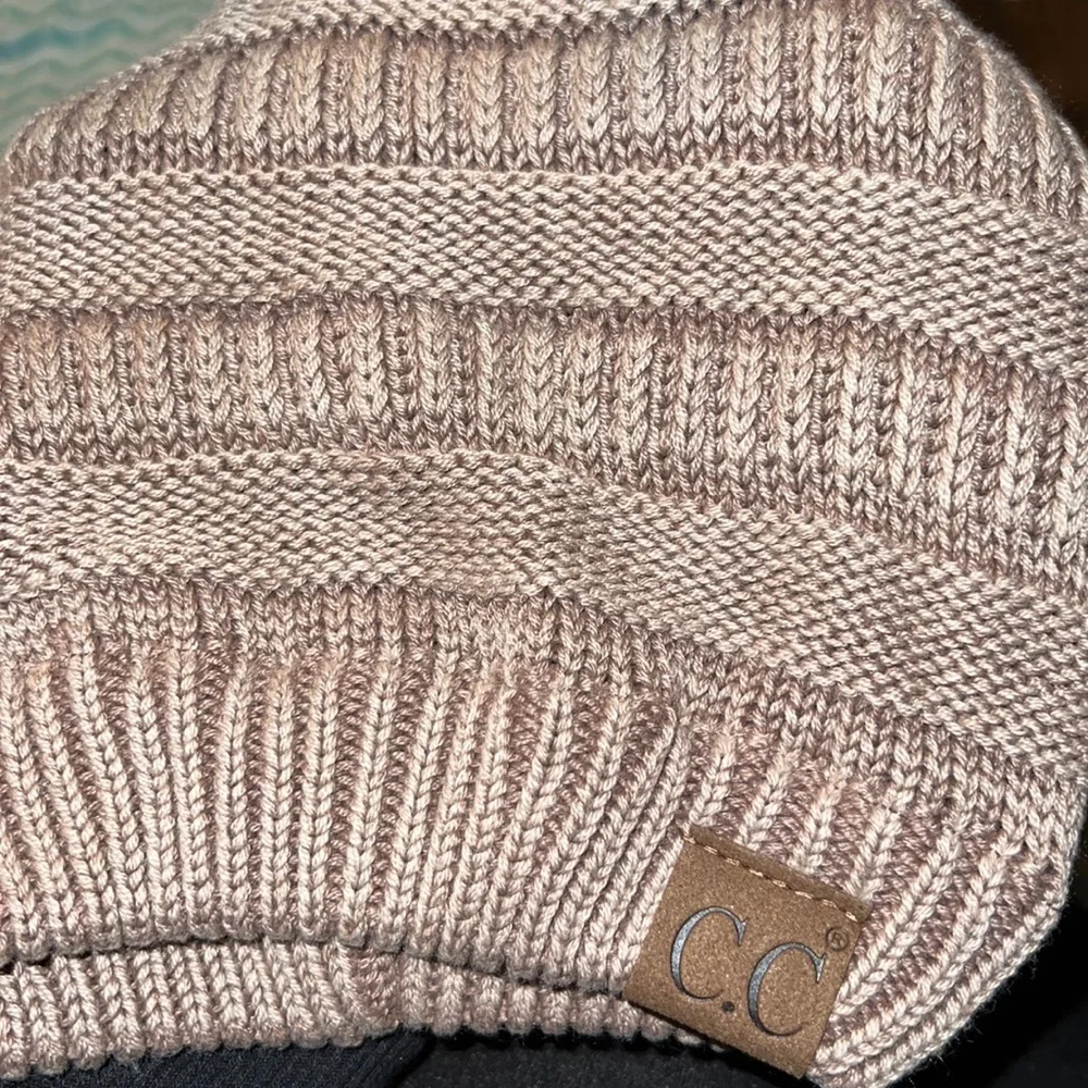 Hat - Picture 1 of 2
